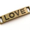 Vintage connecter med texten LOVE