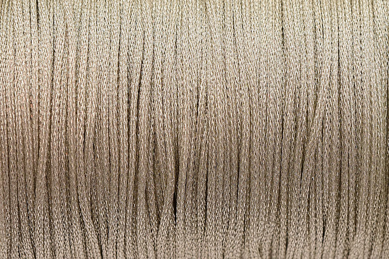 Metallisk polyester tråd, Pärlvit
