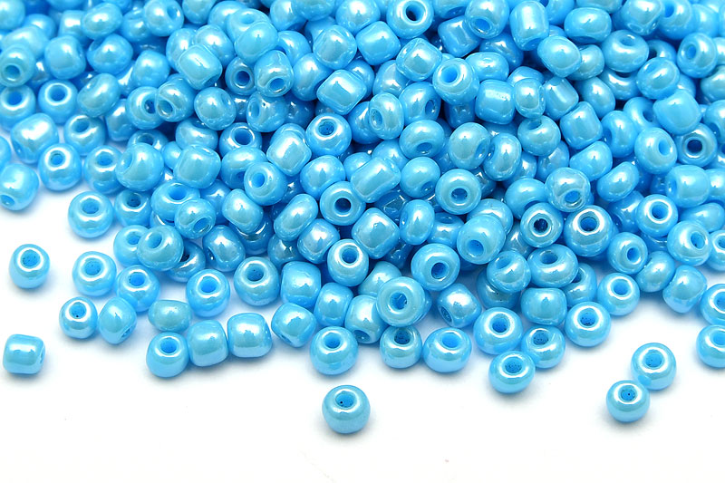 Seed beads 8/0, 3mm, Opak Ljusblå Lustre