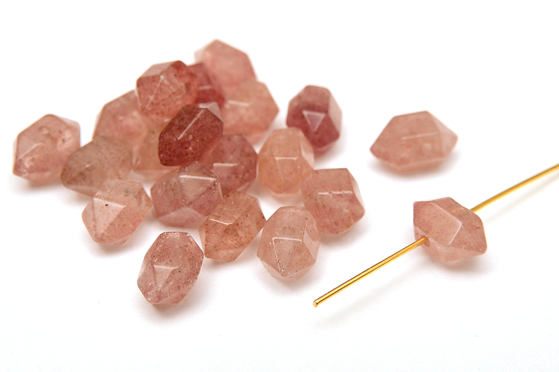 Slipad liten kristallspets, Naturlig Strawberry Quartz